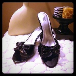🦋3 for15$🦋Patent Leather Bow Front Mules.